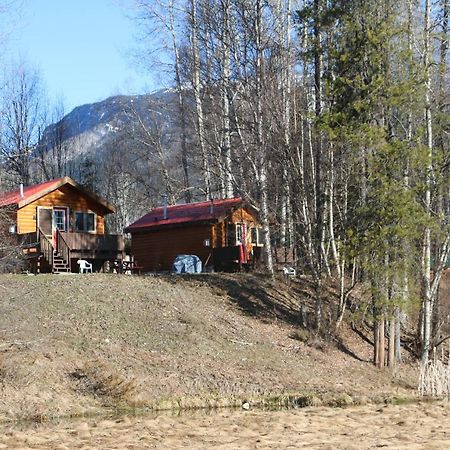 Rocky Mountain Cabins And Home Golden Exterior foto